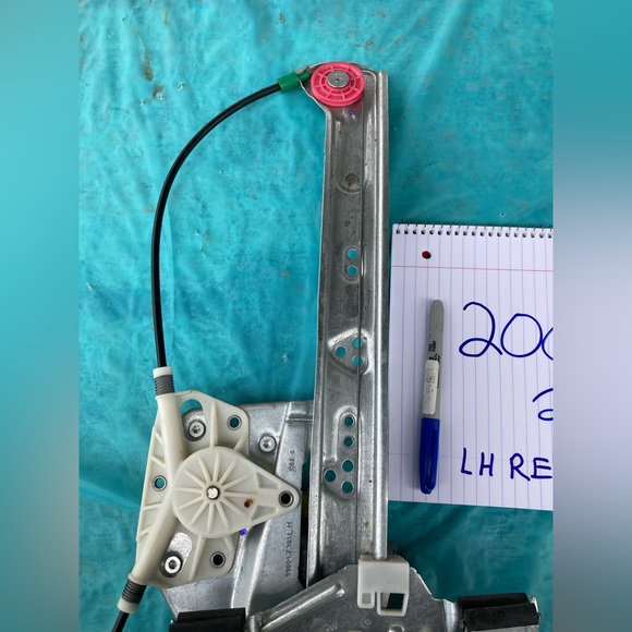 REAR LEFT DRIVER OEM Side Window Regulator w/motor 2000-2005 Cadillac DeVille - Picture 2 of 6